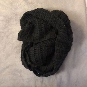 Black circle scarf